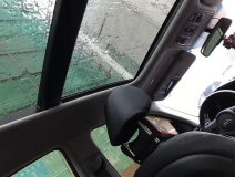 一輛汽車怎么能不受潮呢？